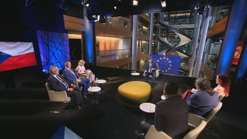 Nevěřte všemu, co vidíte. Do evropských voleb promluví i „naklonovaní“ politici, varují experti Nevěřte všemu, co vidíte. Do evropských voleb promluví i „naklonovaní“ politici, varují experti