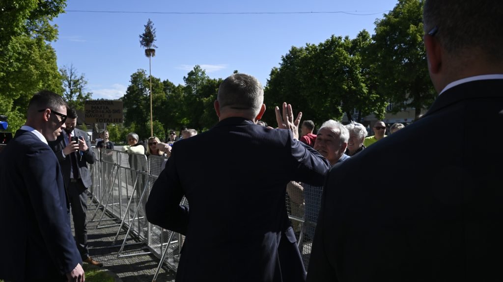 Vyhlásenie šéfredaktorov a šéfredaktoriek k atentátu na Roberta Fica Vyhlásenie šéfredaktorov a šéfredaktoriek k atentátu na Roberta Fica