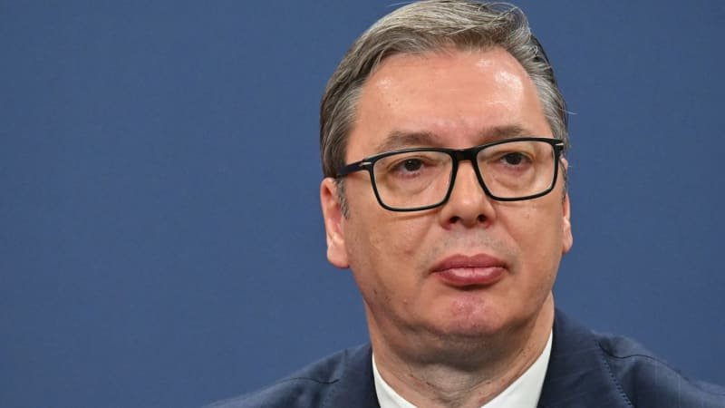 Fico je velký přítel, napsal srbský prezident Vučič. Jsi další na řadě, vyhrožoval mu muž