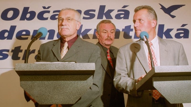 KOMENTÁŘ: Odchod Macka a extempore Novotného. ODS mlčí, když by měla mluvit KOMENTÁŘ: Odchod Macka a extempore Novotného. ODS mlčí, když by měla mluvit