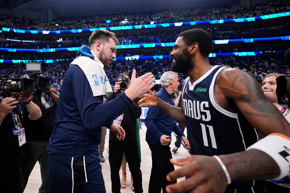 VIDEO NBA: Dončič a Irving úradovali. Dallas ovládol ďalší zápas, zostáva mu posledný krok