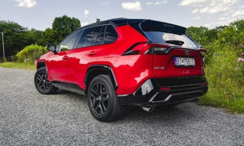 Patentovala si Toyota revolučný nápad? Na počkanie vraj zmení farbu áut podľa želania
