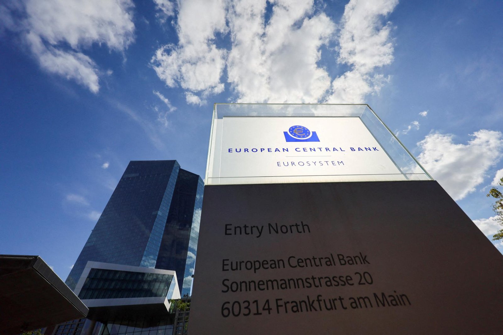 Riziká sú zvýšené. Európska centrálna banka varuje pred hrozbami pre finančnú stabilitu Riziká sú zvýšené. Európska centrálna banka varuje pred hrozbami pre finančnú stabilitu