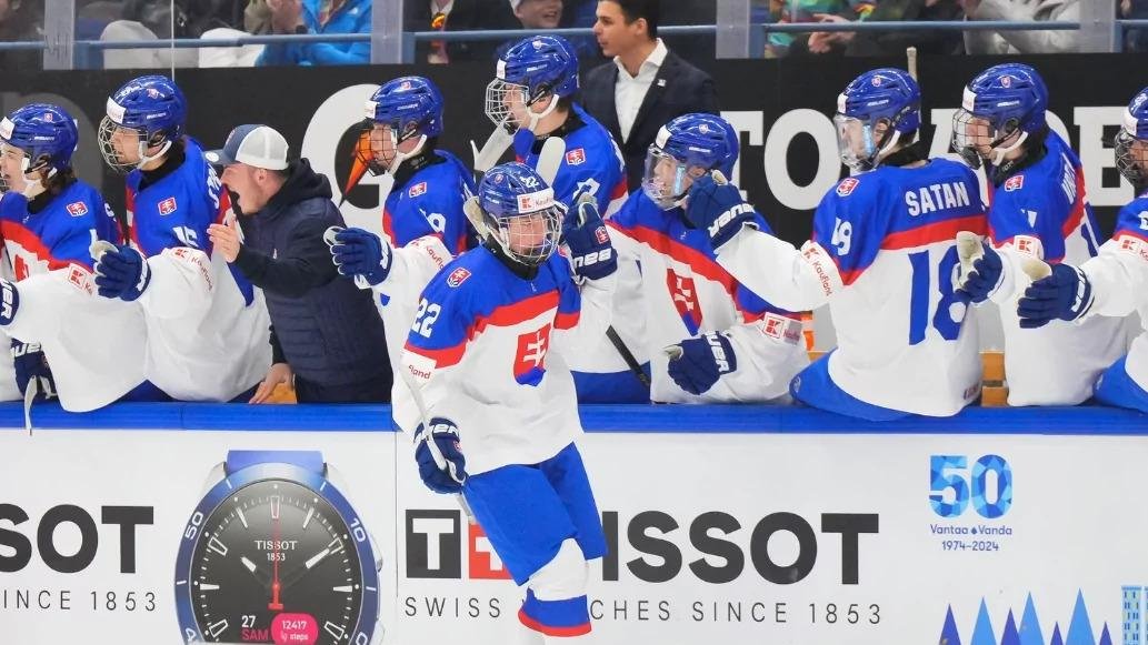Mladí Slováci vzdorovali silným Švédom 49 minút, potom sa im medailový sen rozplynul Mladí Slováci vzdorovali silným Švédom 49 minút, potom sa im medailový sen rozplynul