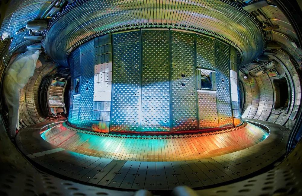 Sme bližšie k neobmedzenej energii. „Umelé slnko“ dosiahlo rekordný experiment s fúziou Sme bližšie k neobmedzenej energii. „Umelé slnko“ dosiahlo rekordný experiment s fúziou