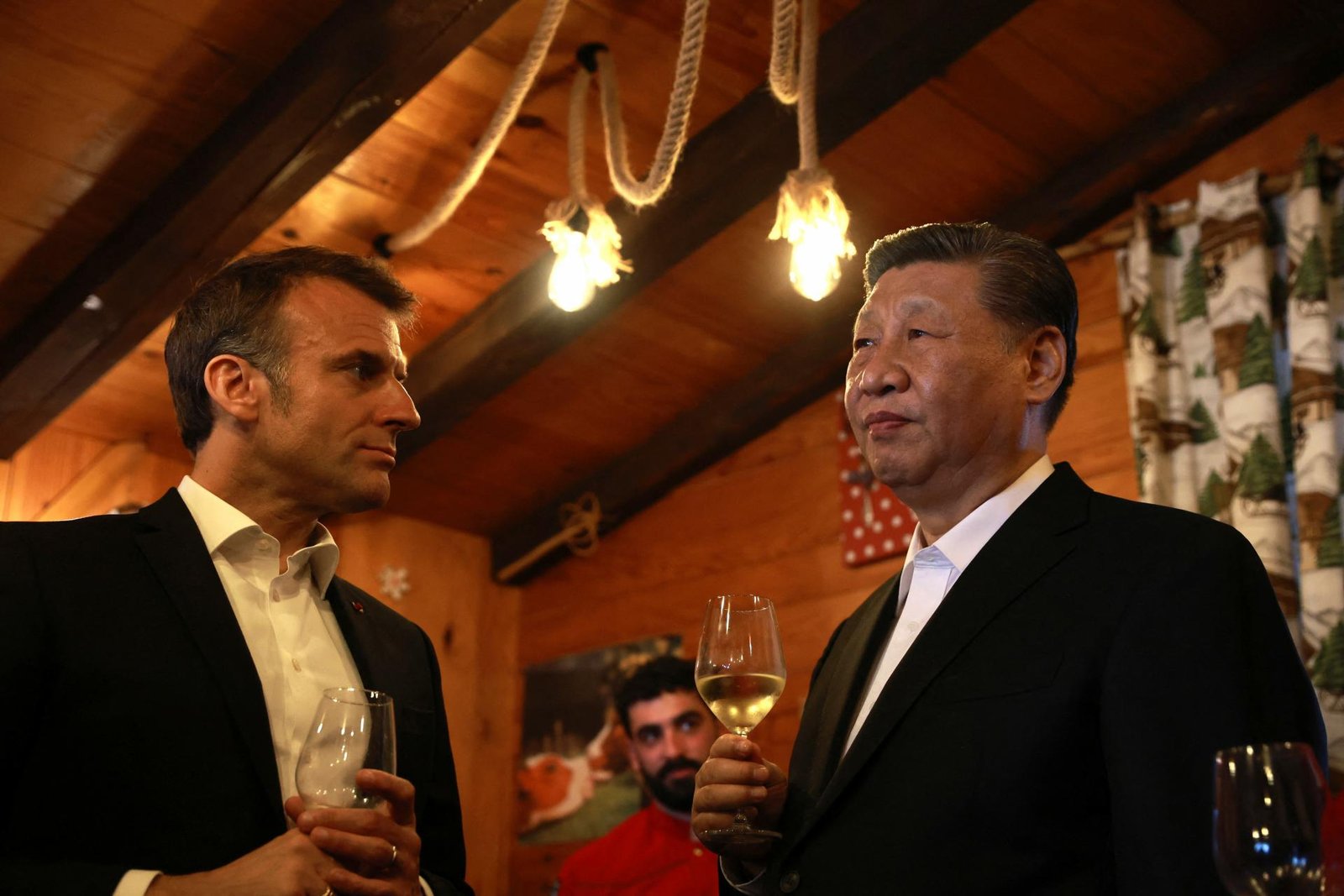Macron pohostil Si Ťin-pchinga v Pyrenejach, rokovali o Ukrajine aj obchode Macron pohostil Si Ťin-pchinga v Pyrenejach, rokovali o Ukrajine aj obchode