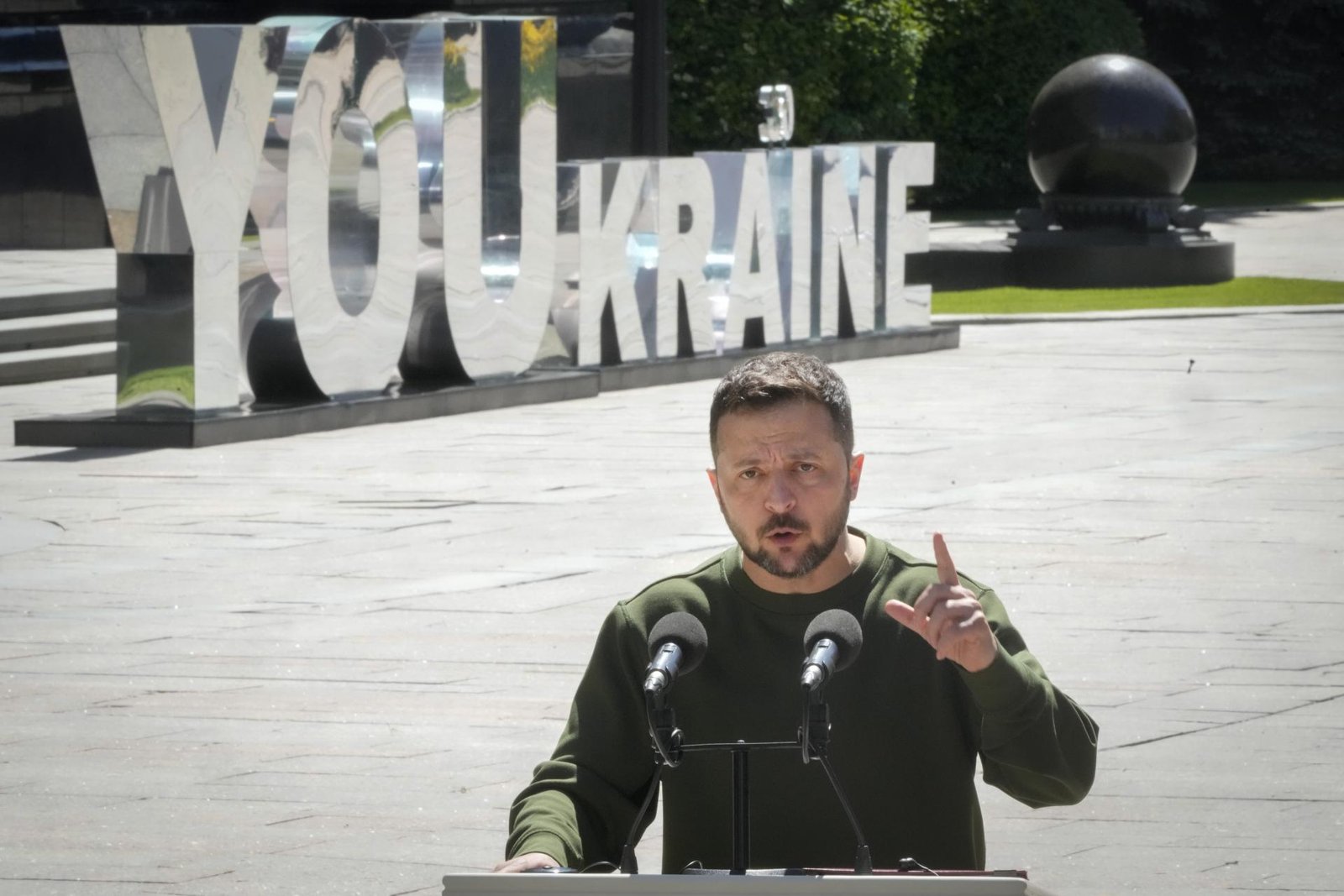 Veľmi napätá situácia. V Charkovskej oblasti sa bojuje v okolí siedmich pohraničných dedín, vraví Zelenskyj