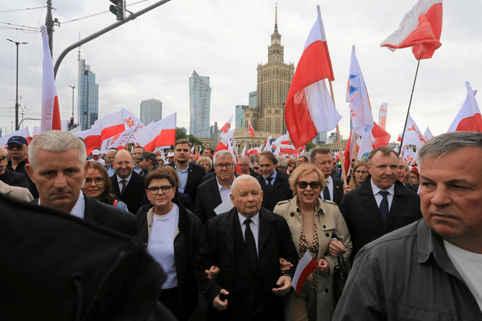 Líder opozičnej strany Kaczynski vyzval na masívne verejné investície do jadrových elektrární v Poľsku Líder opozičnej strany Kaczynski vyzval na masívne verejné investície do jadrových elektrární v Poľsku