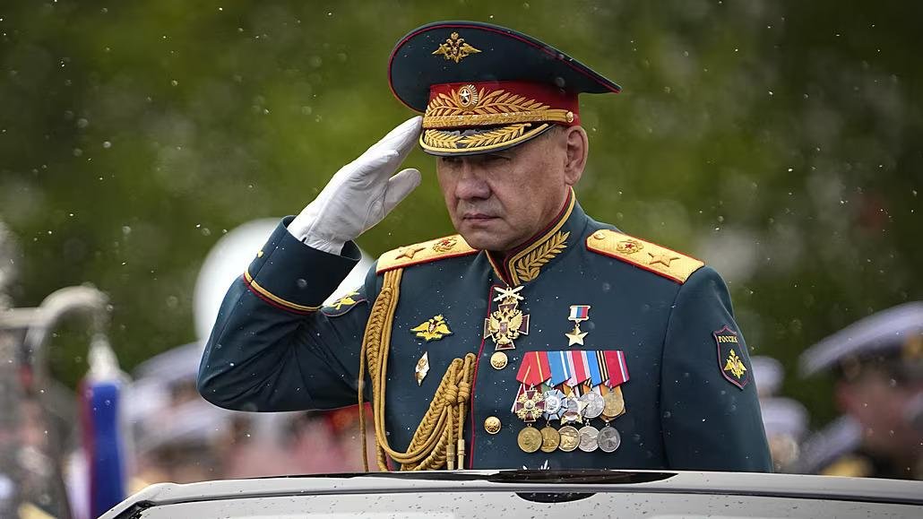 Putinov mocenský kolotoč. Šojgu skončil v čestnom vyhnanstve, nový minister je pre Západ zlou správou Putinov mocenský kolotoč. Šojgu skončil v čestnom vyhnanstve, nový minister je pre Západ zlou správou