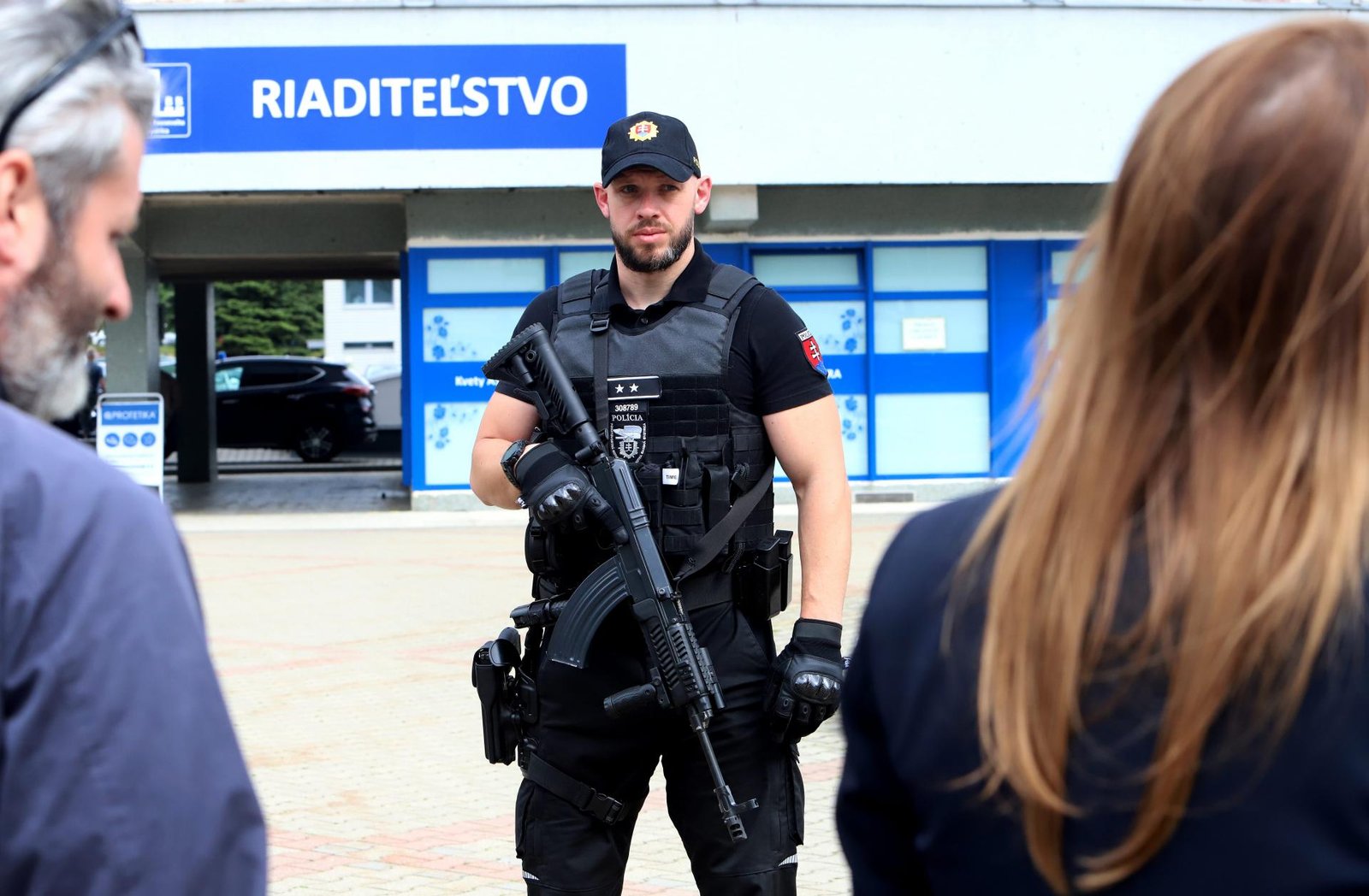 Atentát na Fica: Premiér je pri vedomí a komunikuje, o ďalšom postupe rozhodne lekárske konzílium (ONLINE)