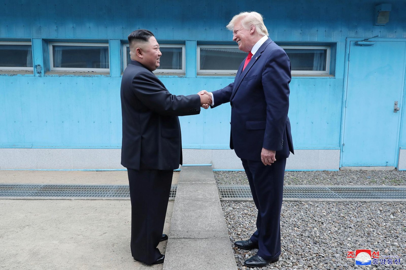 Trump nedôveroval Kim Čong-unovi, tvrdí bývalý vysokopostavený diplomat Trump nedôveroval Kim Čong-unovi, tvrdí bývalý vysokopostavený diplomat