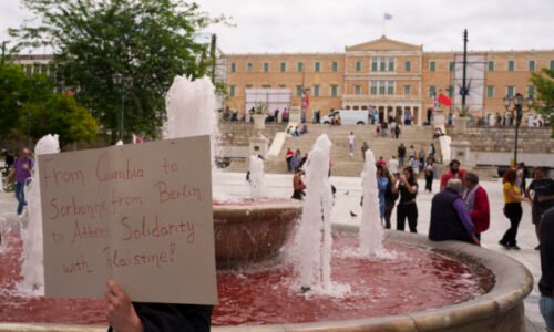 Propalestínske protesty na univerzitách naďalej pokračujú, židovskí študenti sa boja vkročiť do budovy (foto)