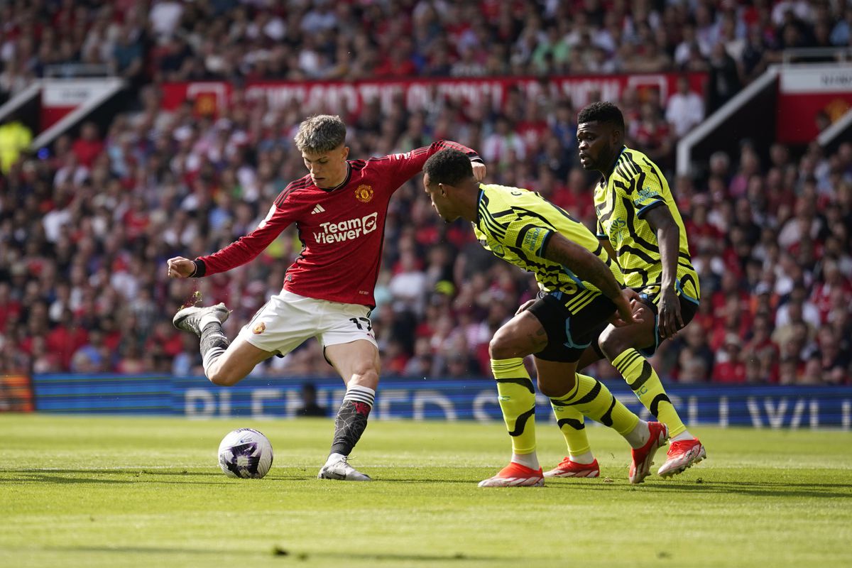 Zdecimovaný Manchester United nedokázal zastaviť Arsenal. O titule ešte nie je rozhodnuté