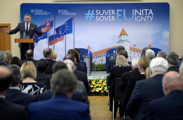 65796_66334a10a4104349230019-640x420.jpg Fico považuje naše členstvo v EÚ za nenahraditeľné, ale pri zahraničnej politike pôjde vláda do konfrontácie na európskej úrovni