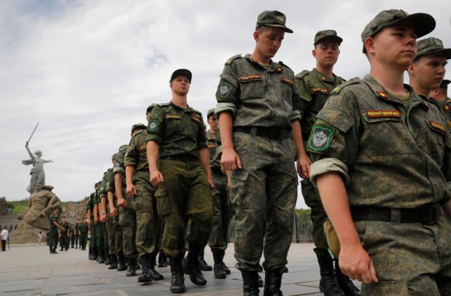 68341_russia_military_30465-4990bdd2270c4b90875e5d479f0a3542-640x420.jpg Rusko pripravuje mobilizáciu v okupovanej časti ukrajinskej Záporožskej oblasti, upozorňujú Briti