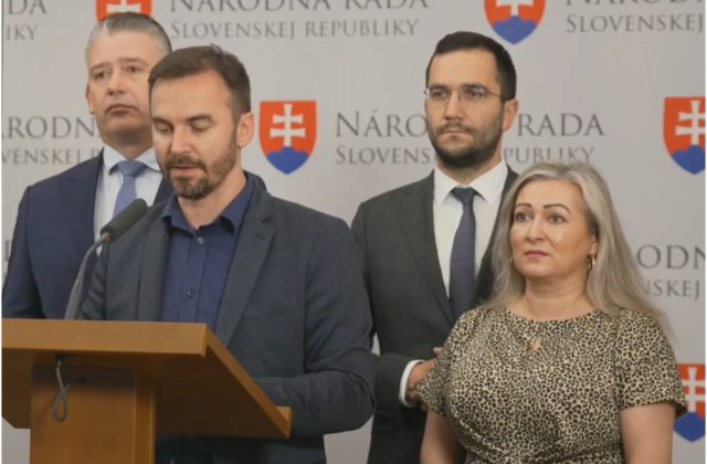 Hnutie Slovensko chce novelou Trestného zákona ochrániť symboly EÚ pred hanobením extrémistami (video)