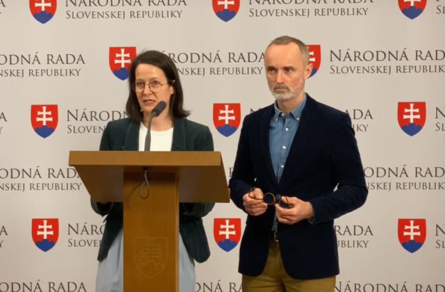 72805_3-facebook-google-chrome-10.-5.-2024-14_37_24-640x420.jpg Vláda poskytuje útočisko členovi proruskej platformy, podľa progresívcov unáša Slovensko na východ (video)