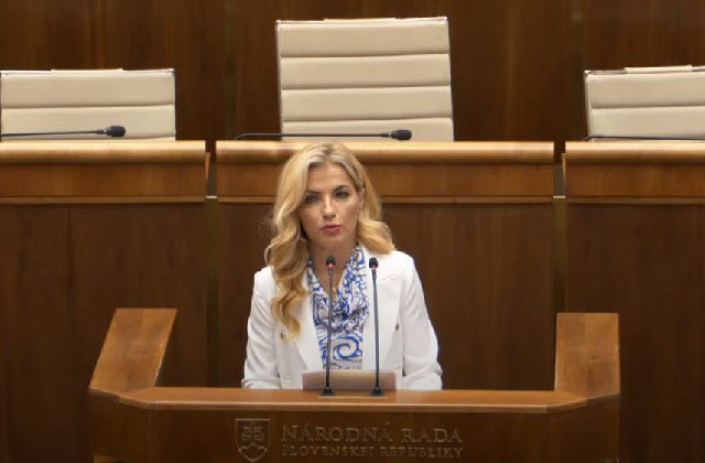 72809_simkovicova-640x420.jpg Šimkovičová: Kultúra politikov v prejavoch na námestiach, médiách aj v parlamente sa prepadla do najhlbšej žumpy (video)