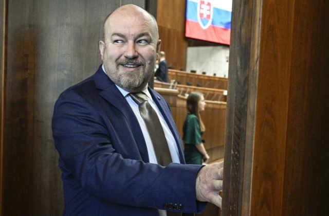 76343_rudolf-huliak-640x420.jpg Huliak: Európsku úniu treba zrekonštruovať a treba ju zrekonštruovať zvnútra (video)