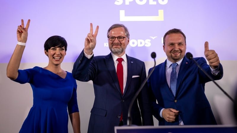 Nový průzkum k volbám: Koalici Spolu by hnutí ANO porazilo, klesají mu ale preference