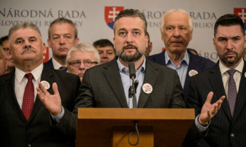 Poslanci jednohlasne prijali uznesenie k atentátu na predsedu vlády Roberta Fica (video+foto)
