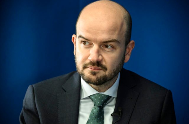 83920_655e0ba735508079379702-640x420.jpg Koalícia by mala s opozíciou konzultovať prijímanie legislatívnych zmien v súvislosti s atentátom na premiéra vopred, tvrdí Dubéci