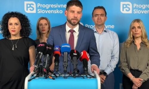 Boj koalície proti novinárom len prehĺbi polarizáciu spoločnosti, progresívci považujú obviňovanie médií za nebezpečné (video)