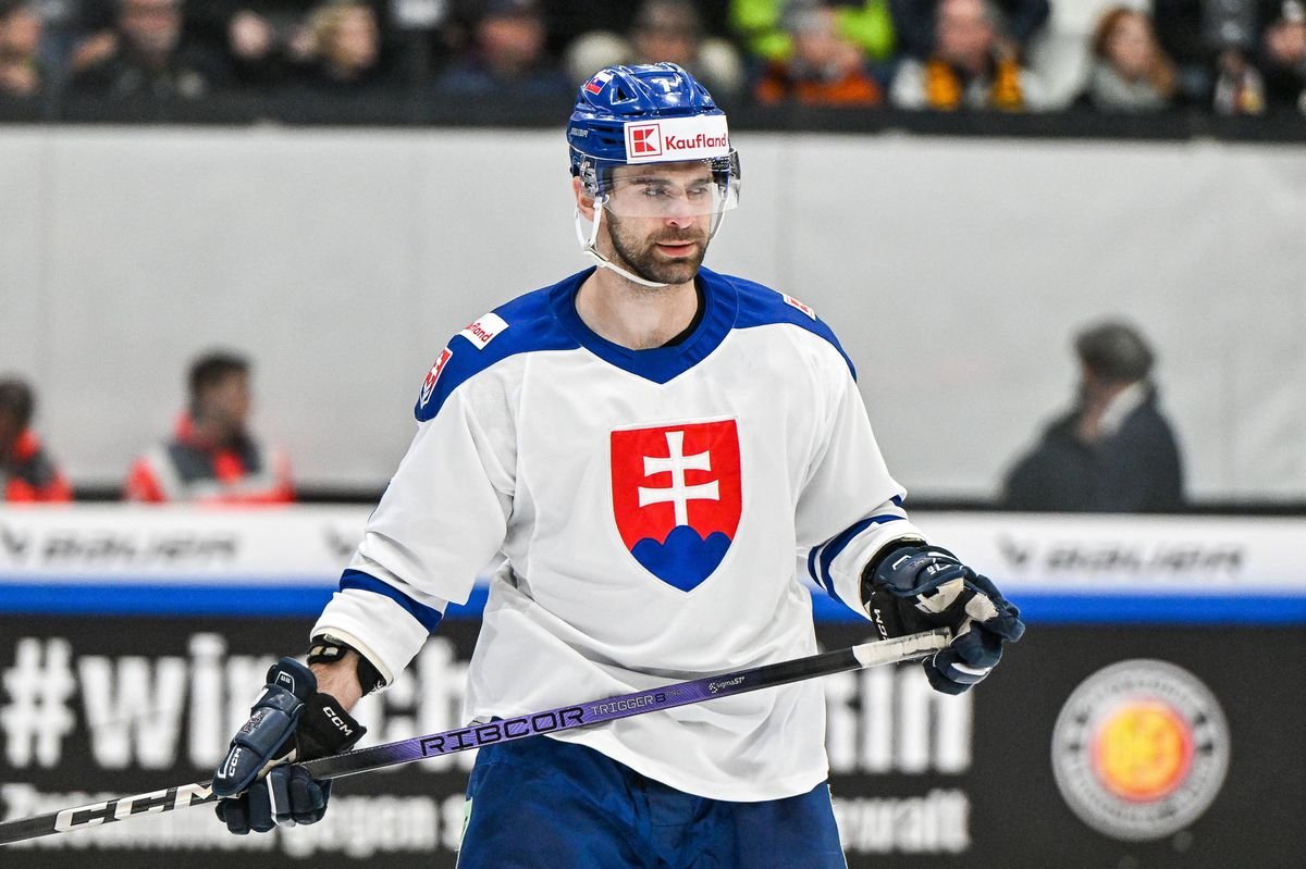 VIDEO Slovensko v zápase s Francúzskom na MS v hokeji 2024 dominuje! Náš štvrtý gól strelil Grman