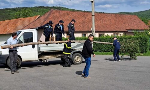 Dobrovoľní hasiči zasahovali aj pri silvestrovskom požiari bytovky
