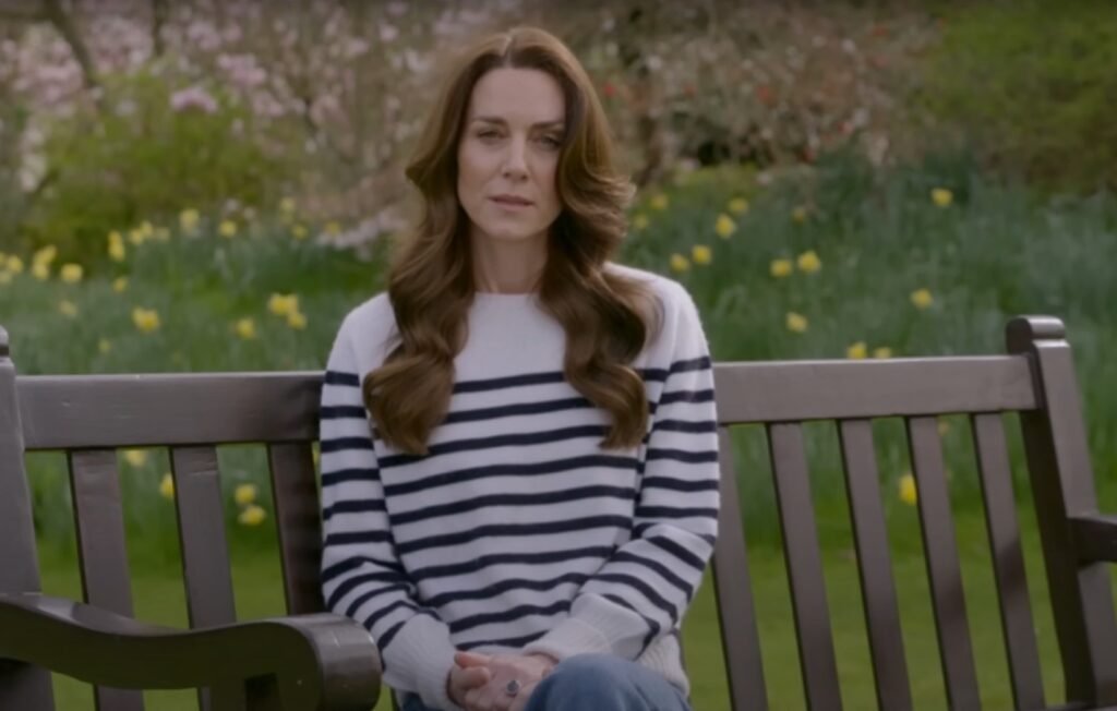 Kate Middleton trávi čas so svojou rodinou „za domom“. Kráľovskí zamestnanci prezradili, čo sa deje v paláci Kate Middleton trávi čas so svojou rodinou „za domom“. Kráľovskí zamestnanci prezradili, čo sa deje v paláci