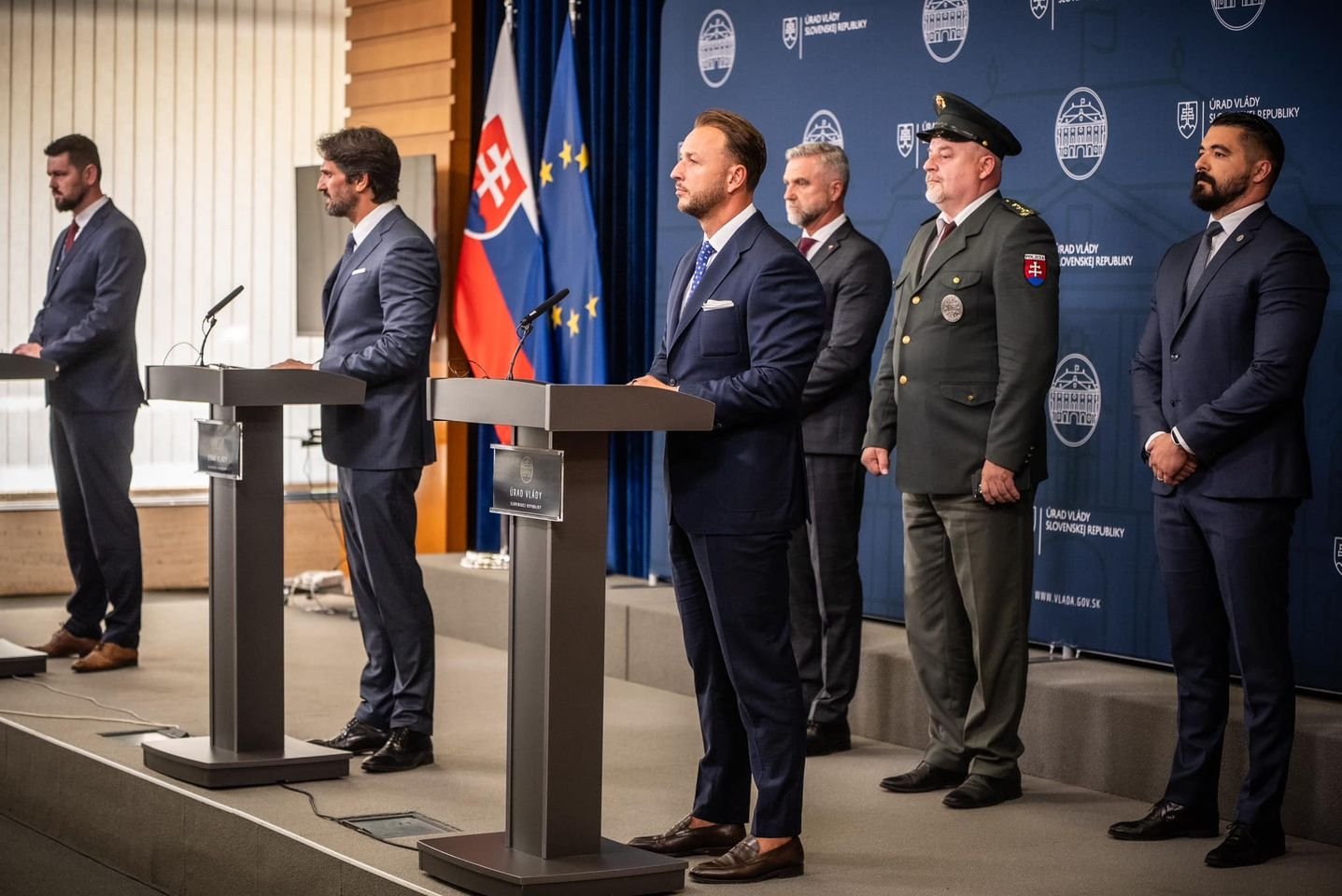 Ministerstvo vnútra SR Ministerstvo vnútra SR: SLOVENSKO PRIJALO PO ATENTÁTE ZVÝŠENÉ BEZPEČNOSTNÉ OPATRENIA