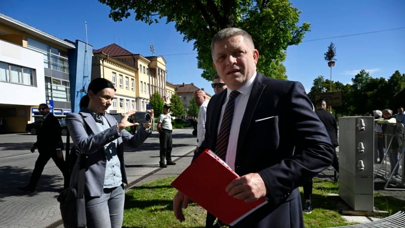 KOMENTÁŘ: Jak zachránit slovenskou společnost? Ficovi lidé musí začít u sebe KOMENTÁŘ: Jak zachránit slovenskou společnost? Ficovi lidé musí začít u sebe