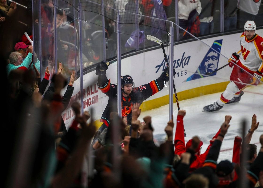 Slováci v AHL Marián Studenič má v play-off perfektnú formu, tentoraz ťažil zo svojej rýchlosti
