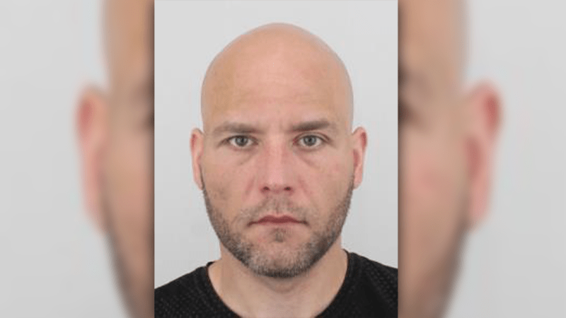 Z pražské psychiatrie uprchl nebezpečný muž, varuje policie. Je podezřelý z loupeže