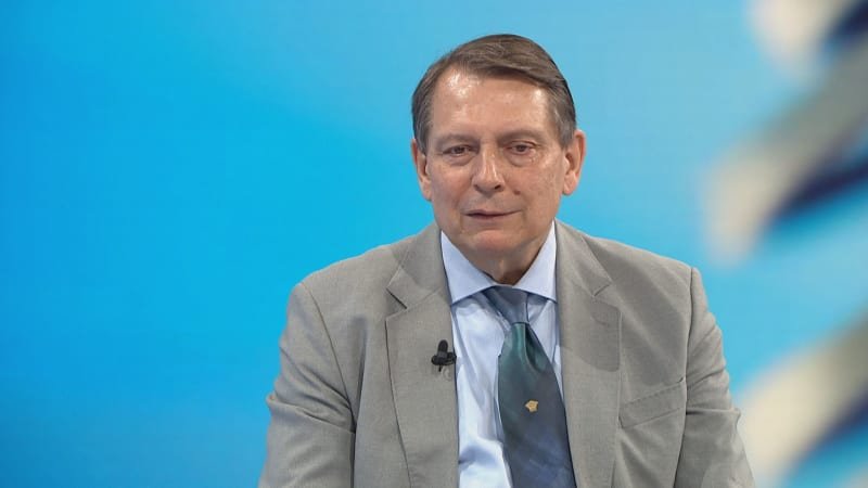 Hádka ve studiu kvůli Ukrajině: Jste zjev, vyjel Paroubek na Peksu. Pirát kontroval pendrekem Hádka ve studiu kvůli Ukrajině: Jste zjev, vyjel Paroubek na Peksu. Pirát kontroval pendrekem