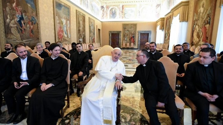 Pápež: Liturgia bez spojenia s Bohom by bola absurdná Pápež: Liturgia bez spojenia s Bohom by bola absurdná