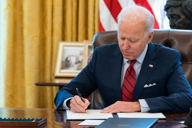 Biden zablokoval čínsku ťažobnú spoločnosť v USA Biden zablokoval čínsku ťažobnú spoločnosť v USA