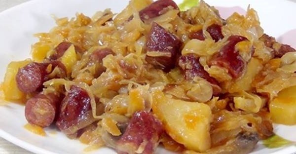 Zemiaková dobrota s kapustou, klobáskou a hubami: Nevieme sa jej doma nikdy dojesť!