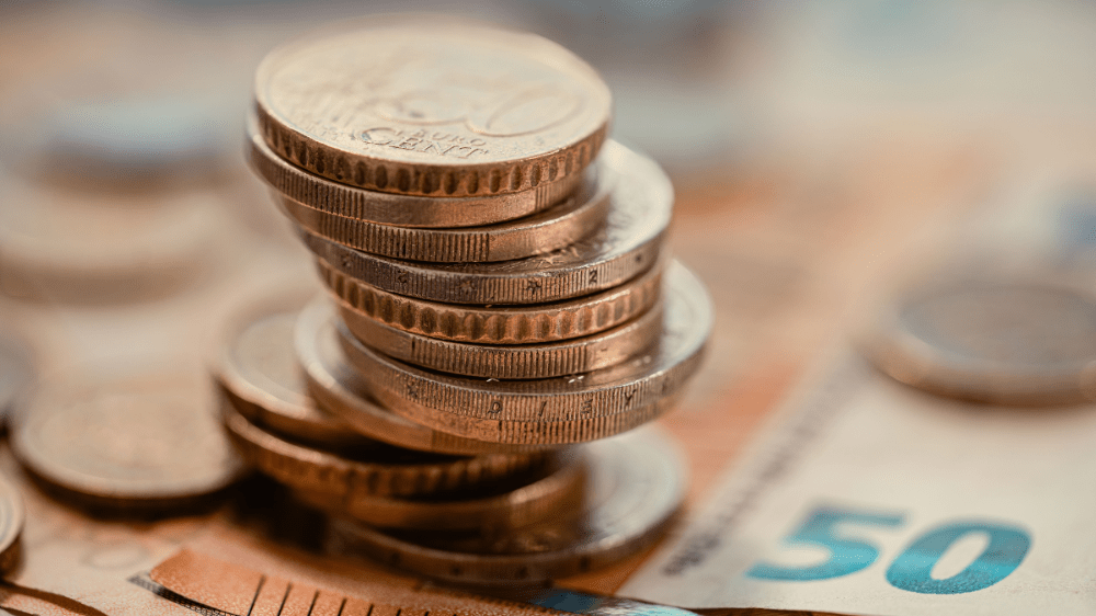 Deficit rozpočtu v apríli na Slovensku prudko vzrástol. V štátnej kase chýbajú miliardy eur Deficit rozpočtu v apríli na Slovensku prudko vzrástol. V štátnej kase chýbajú miliardy eur