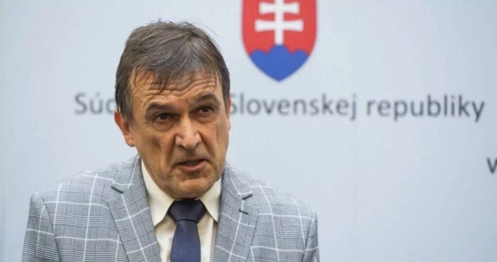 Hrubala sa vzdal funkcie predsedu Špecializovaného trestného súdu Hrubala sa vzdal funkcie predsedu Špecializovaného trestného súdu