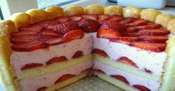 Lepšiu jahodovú maškrtu snáď už ani nepoznám: Báječná torta z dlhých piškót Nás dostala! Lepšiu jahodovú maškrtu snáď už ani nepoznám: Báječná torta z dlhých piškót Nás dostala!
