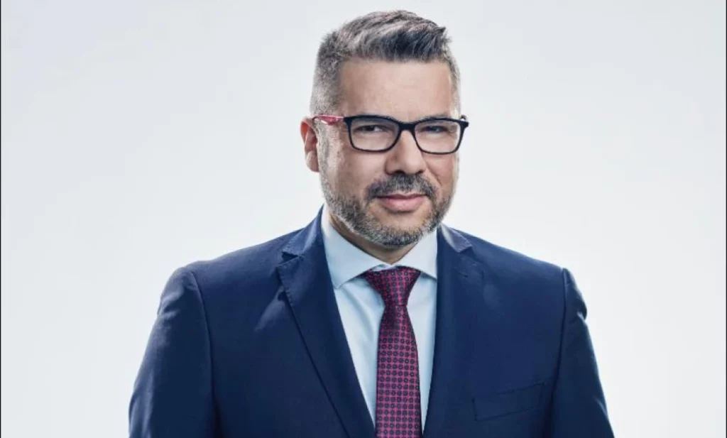 Makaru neuvidíte. RTVS náhle mení moderátora O 5 minút 12! Hosťami nebudú politici Makaru neuvidíte. RTVS náhle mení moderátora O 5 minút 12! Hosťami nebudú politici
