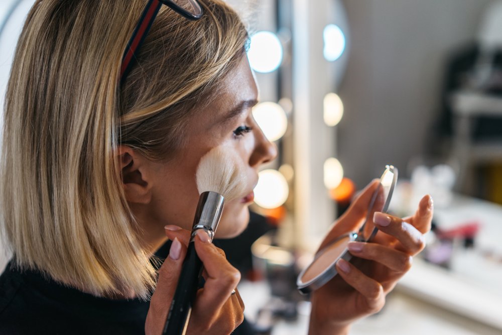 Naneste pred líčením a váš make-up vydrží po zvyšok dňa. Niektoré máte doma Naneste pred líčením a váš make-up vydrží po zvyšok dňa. Niektoré máte doma