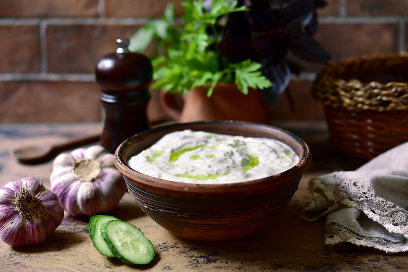 Krémová a hustá omáčka tzatziki? Recept mi povedala moja babička. Vraj si ju priniesla z gréckej dovolenky