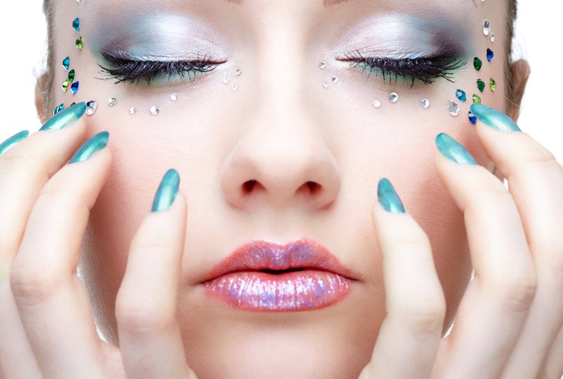 Chcete vyzerať ako zo žurnálu? Už žiadne francúzske ani mob wife nails. Zvoľte si nechty morskej panny Chcete vyzerať ako zo žurnálu? Už žiadne francúzske ani mob wife nails. Zvoľte si nechty morskej panny