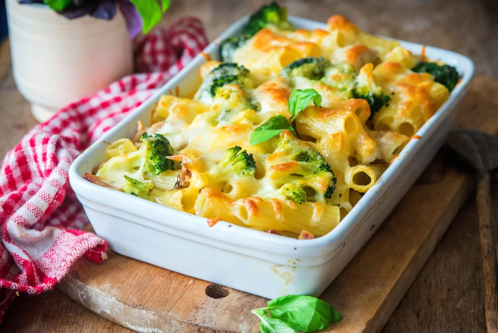 Zapekané cestoviny s brokolicou – recept na rýchly obed či večeru Zapekané cestoviny s brokolicou – recept na rýchly obed či večeru