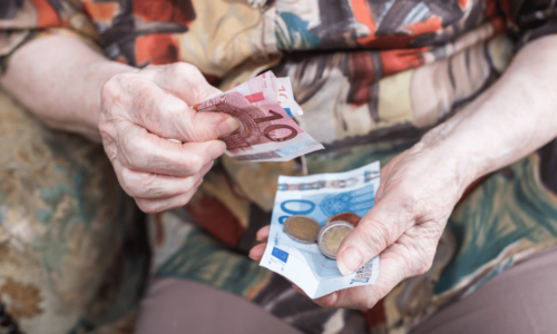 Niektorí penzisti majú nárok na dva dôchodky naraz
