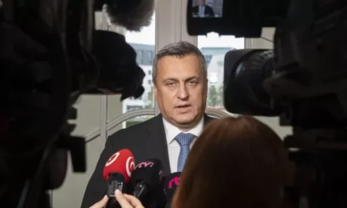 VIDEO: SNS nevychádza z údivu- Okrúhly stôl zmierenia s Matovičom? To naozaj, pani Čaputová?