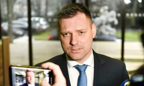 Vládu atentát na premiéra neodradil, práve naopak: Taraba s Kaliňákom avizujú prípravu ďalších výjazdových rokovaní