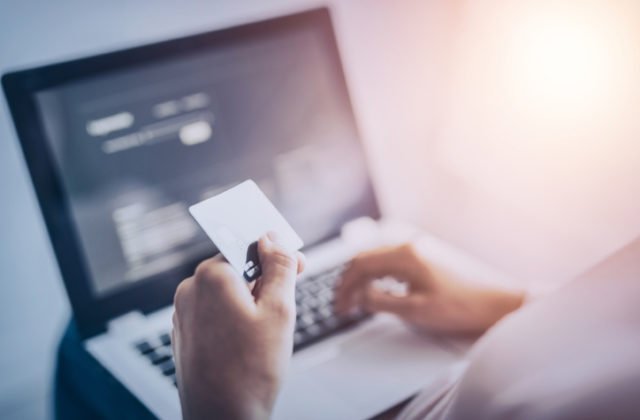 100653_internet-banking-640x420.jpg Internetom sa začali šíriť falošné stránky cestovných kancelárií, podvodníci lákajú ľudí na lacné zájazdy